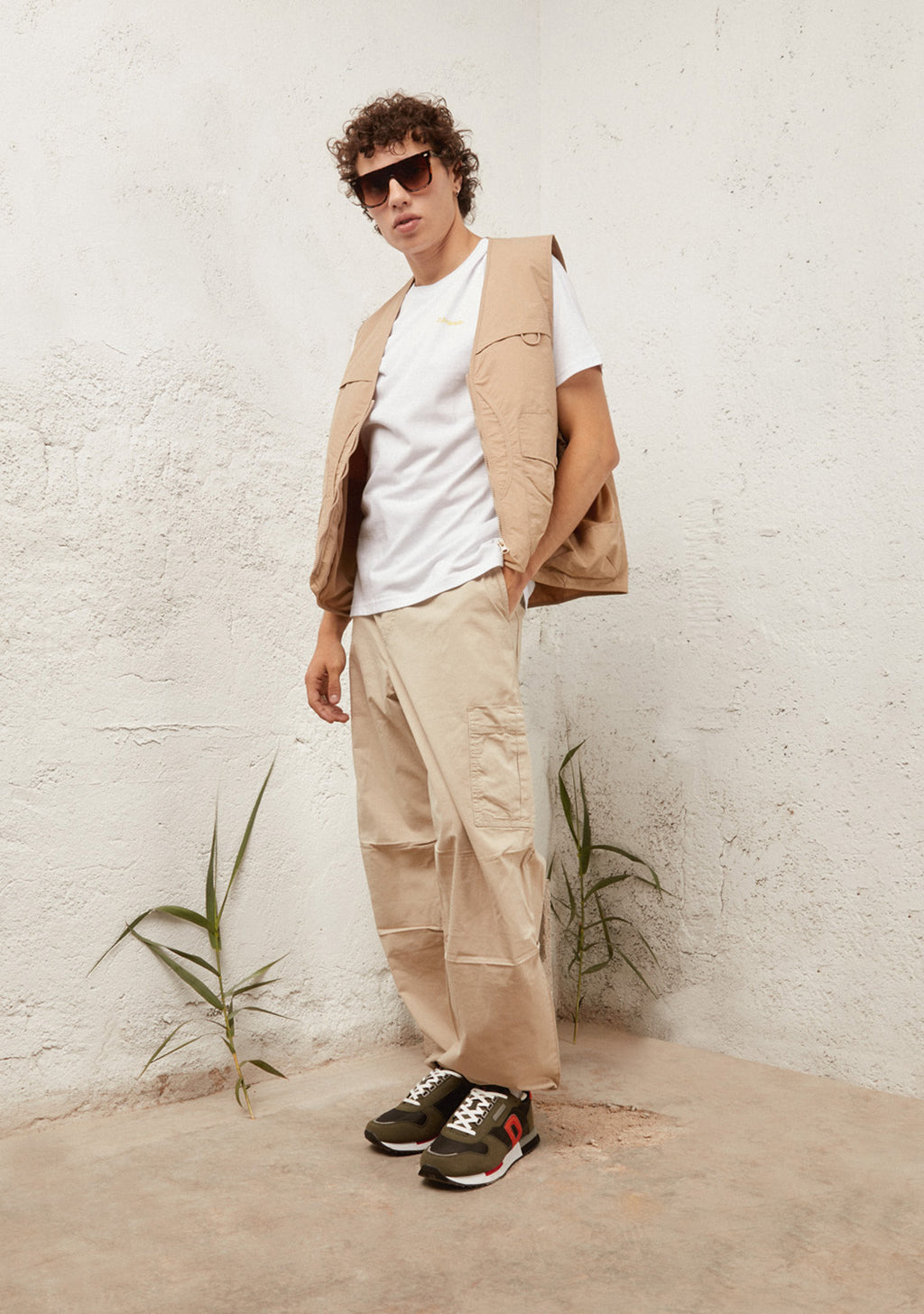 535 Kaki / Red