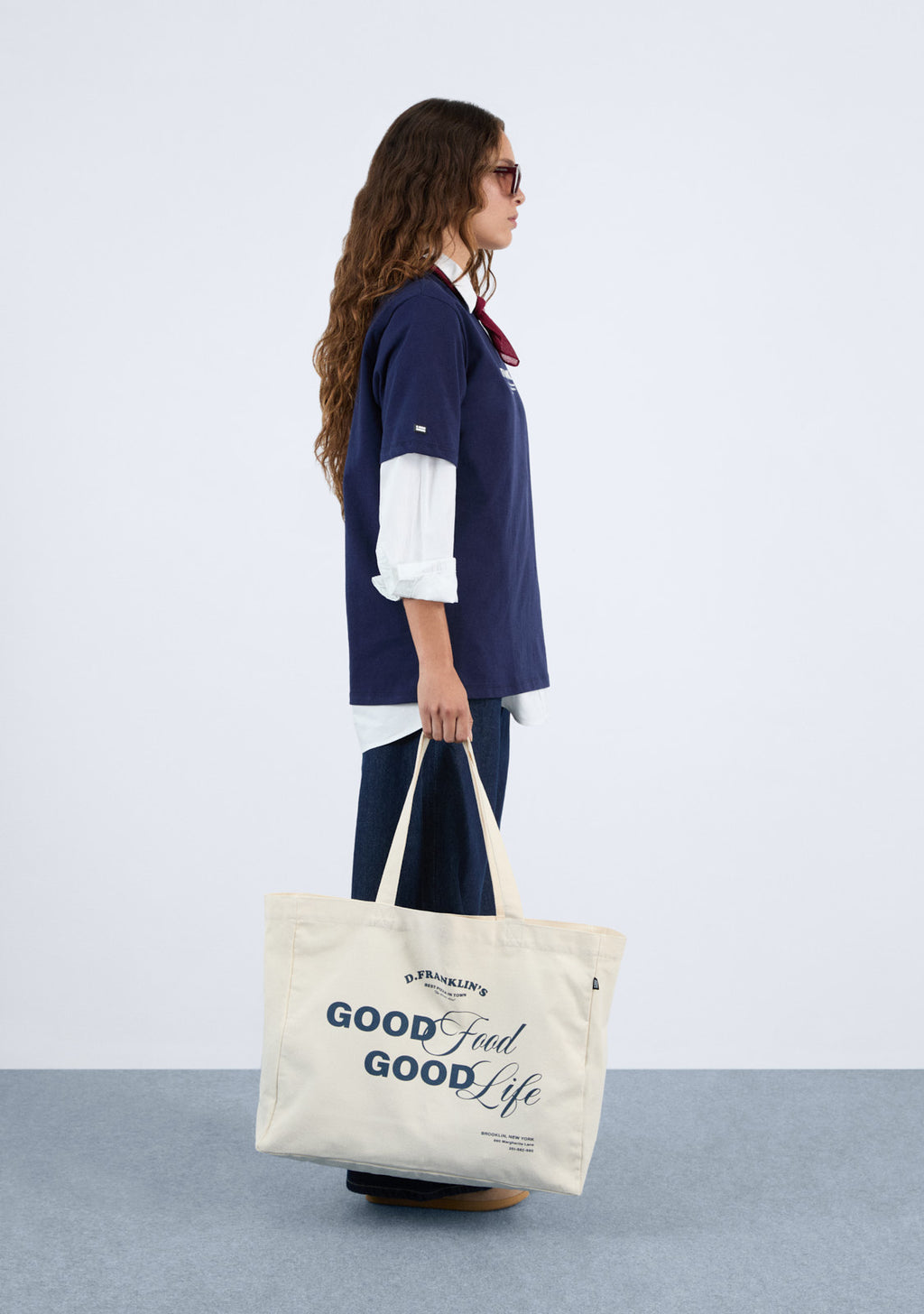 Tomorrow T-Shirt Navy / White