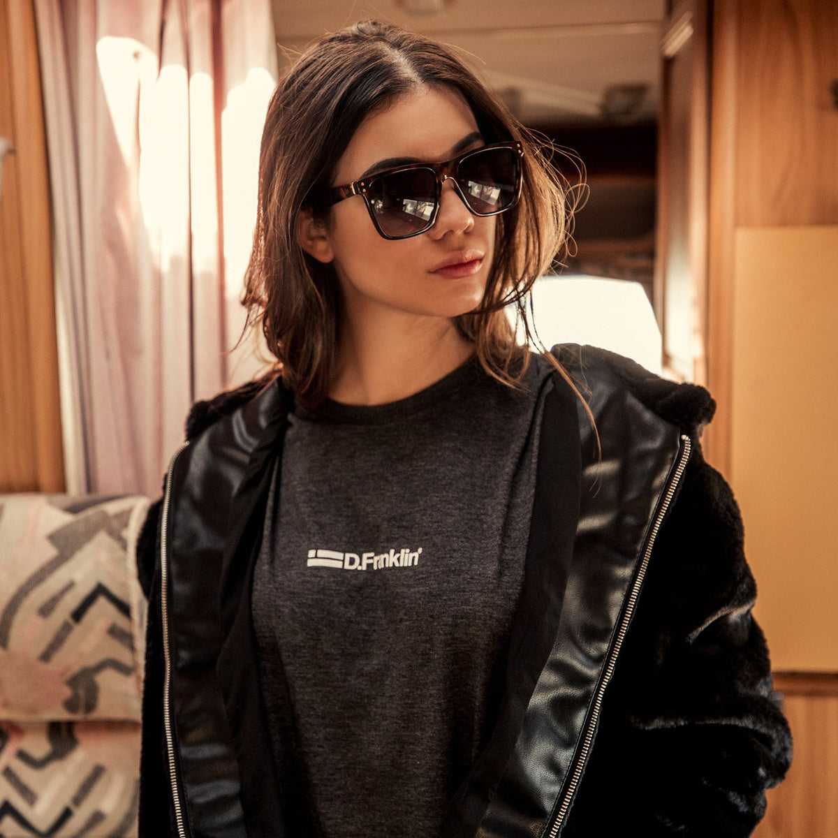 Roosevelt II Milky/Black