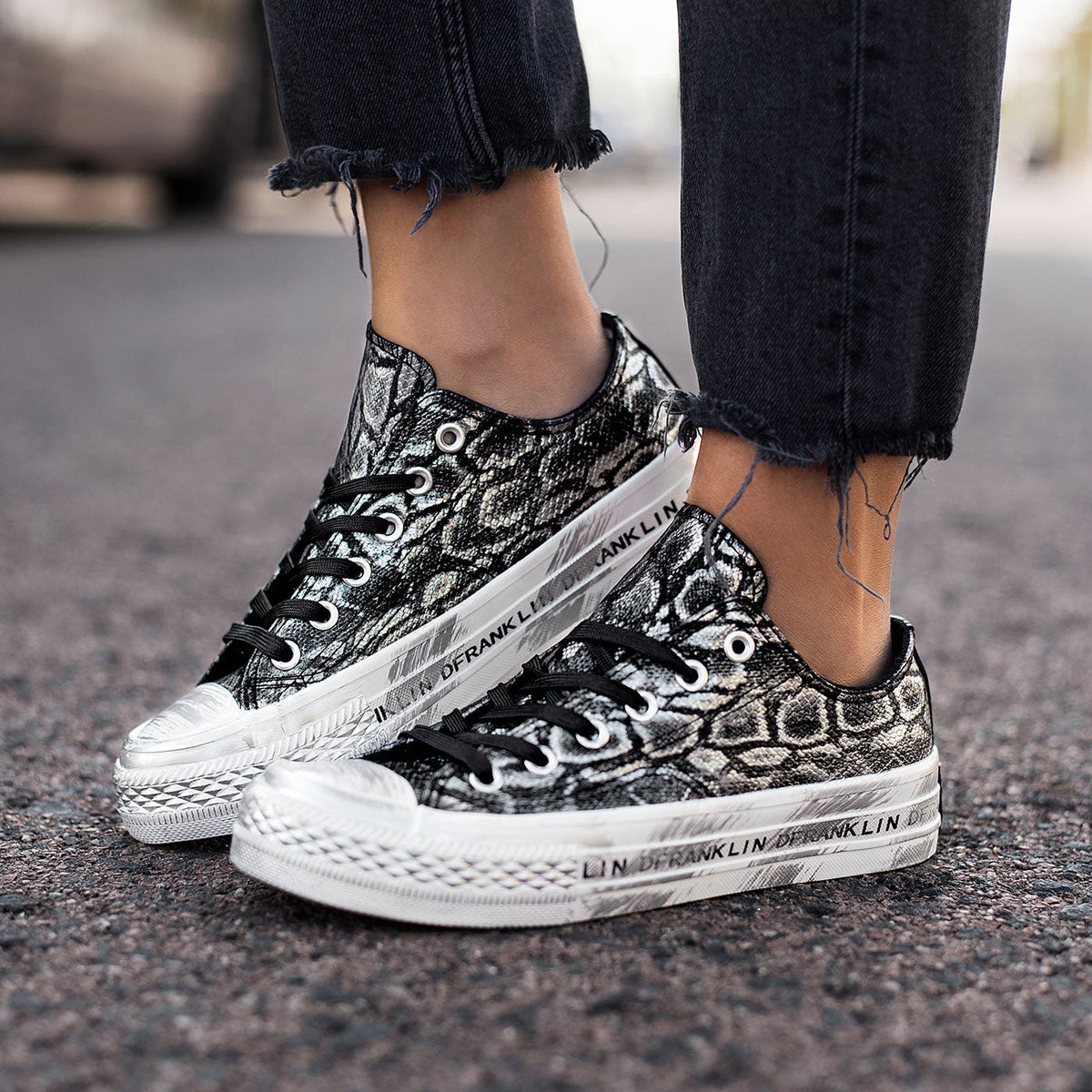 One Way Silver Low