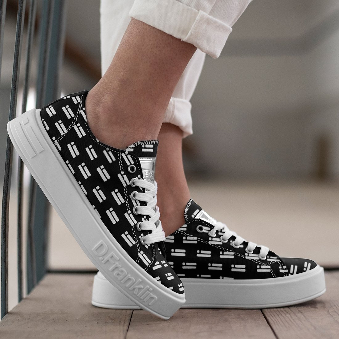 Gumme Monogram Black
