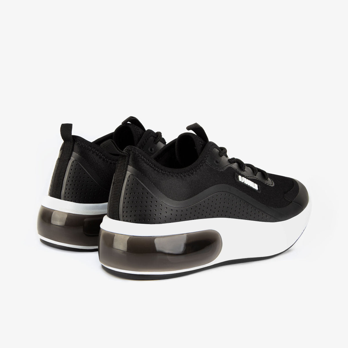 Runner 211 Black