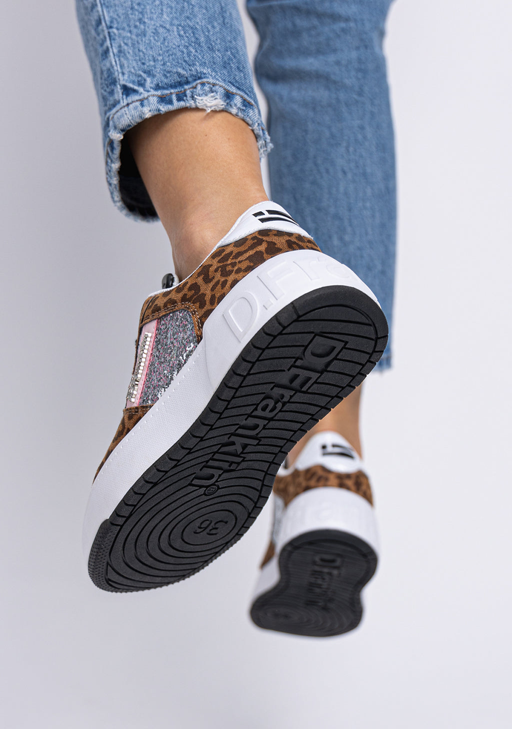 Low Court Glitter / Leo