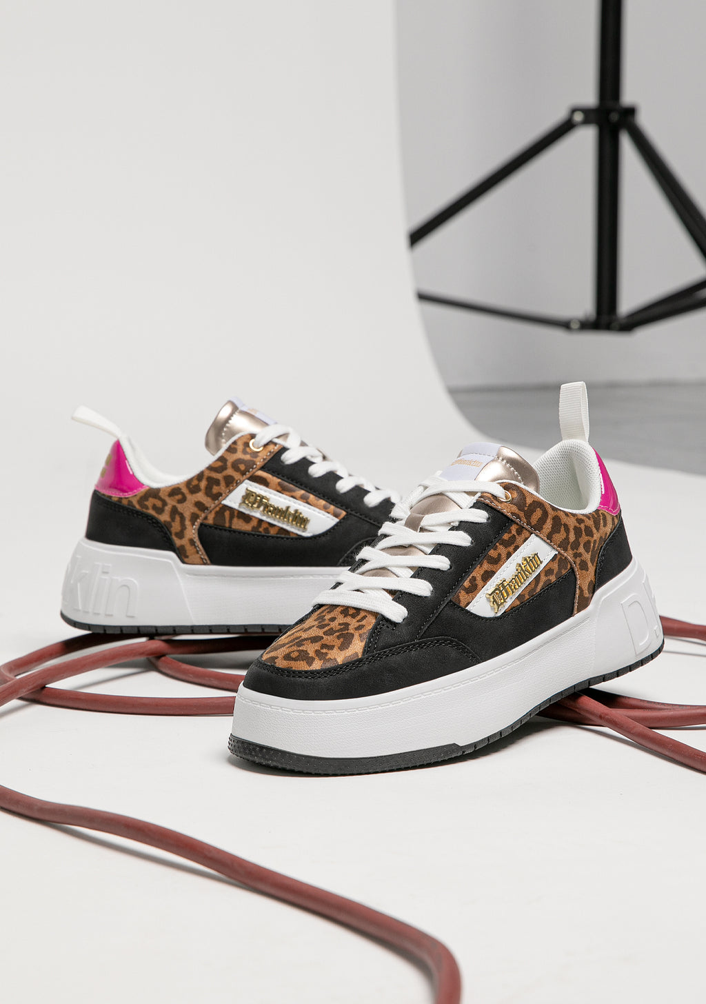 Low Court Black / Leo