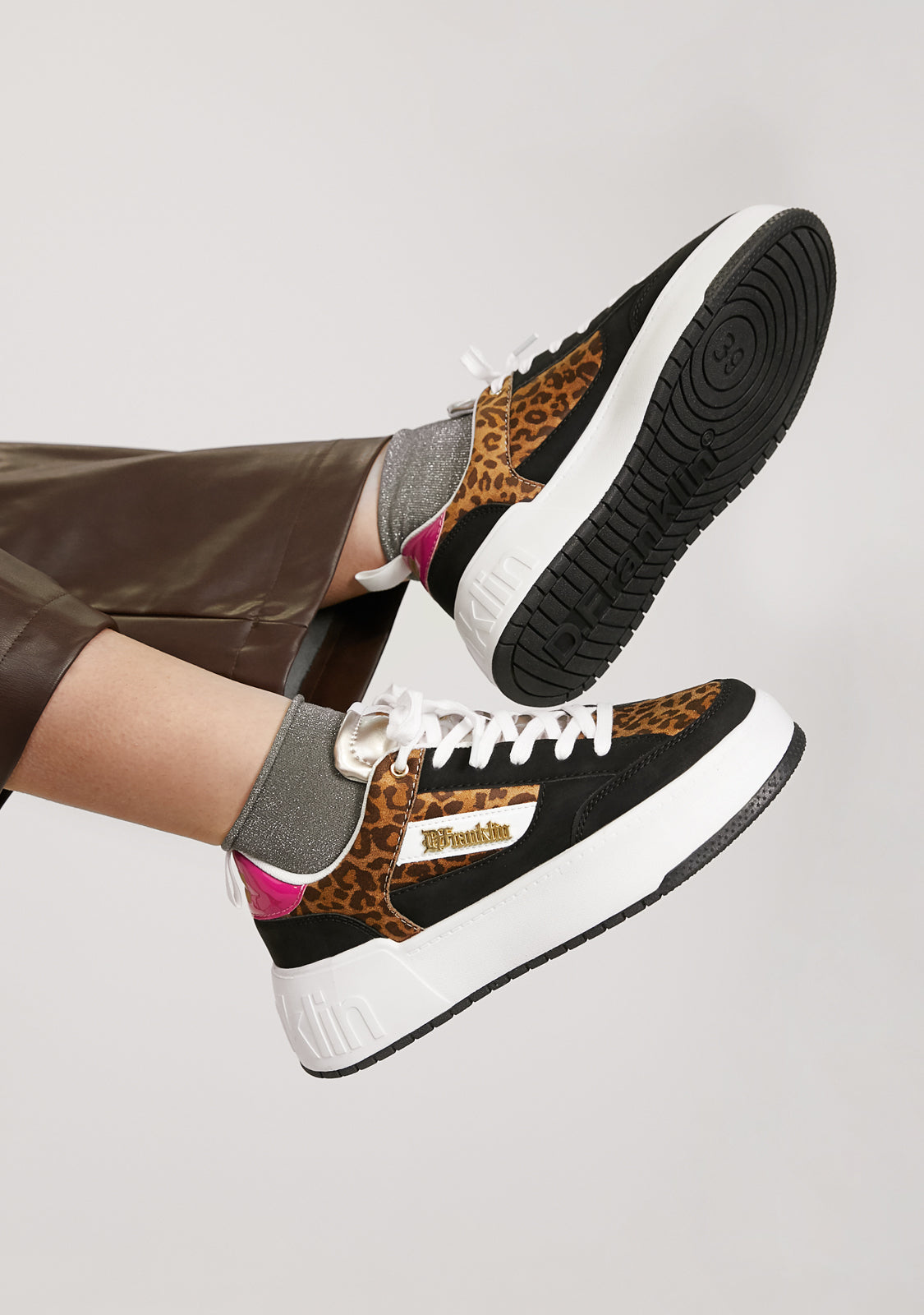 Low Court Black / Leo